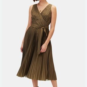 Elegant Olive Green Pleated Dress